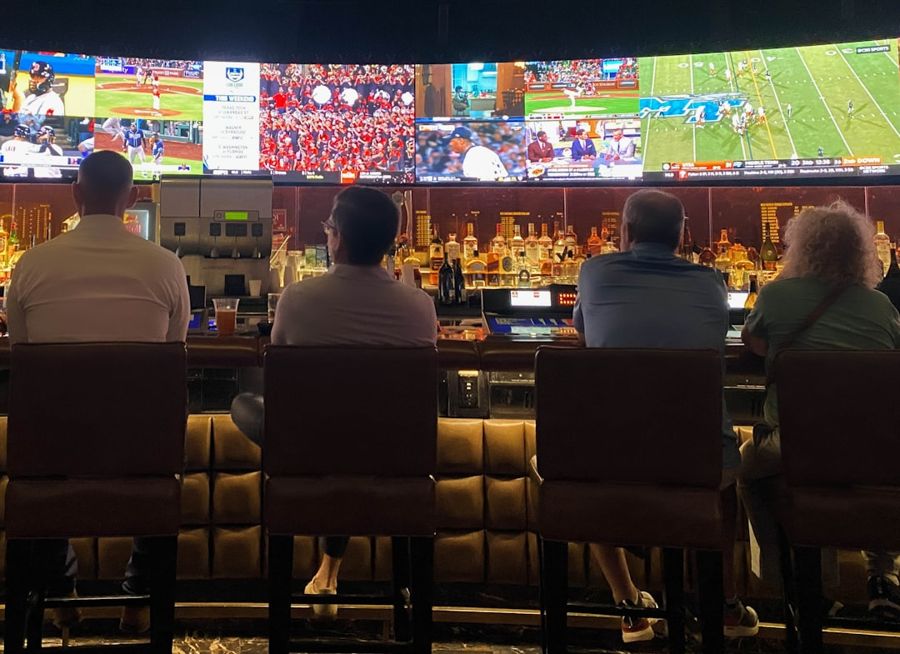Gamification in Sports Betting: How Spinbet Casino Borrows from Game Design